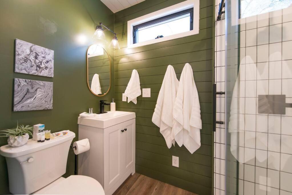 Container Home With Rooftop Views And Pickleball-Pecan Grove Bellmead Eksteriør billede