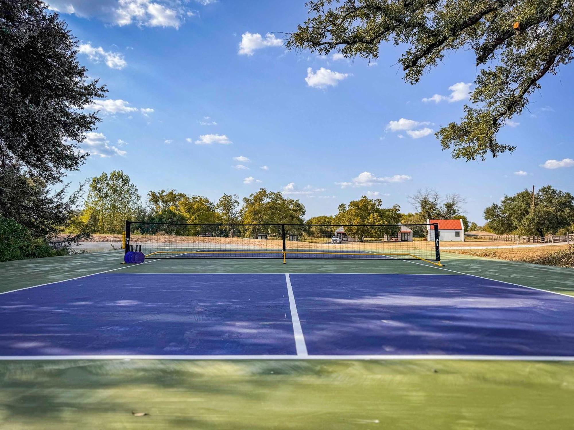 Container Home With Rooftop Views And Pickleball-Pecan Grove Bellmead Eksteriør billede