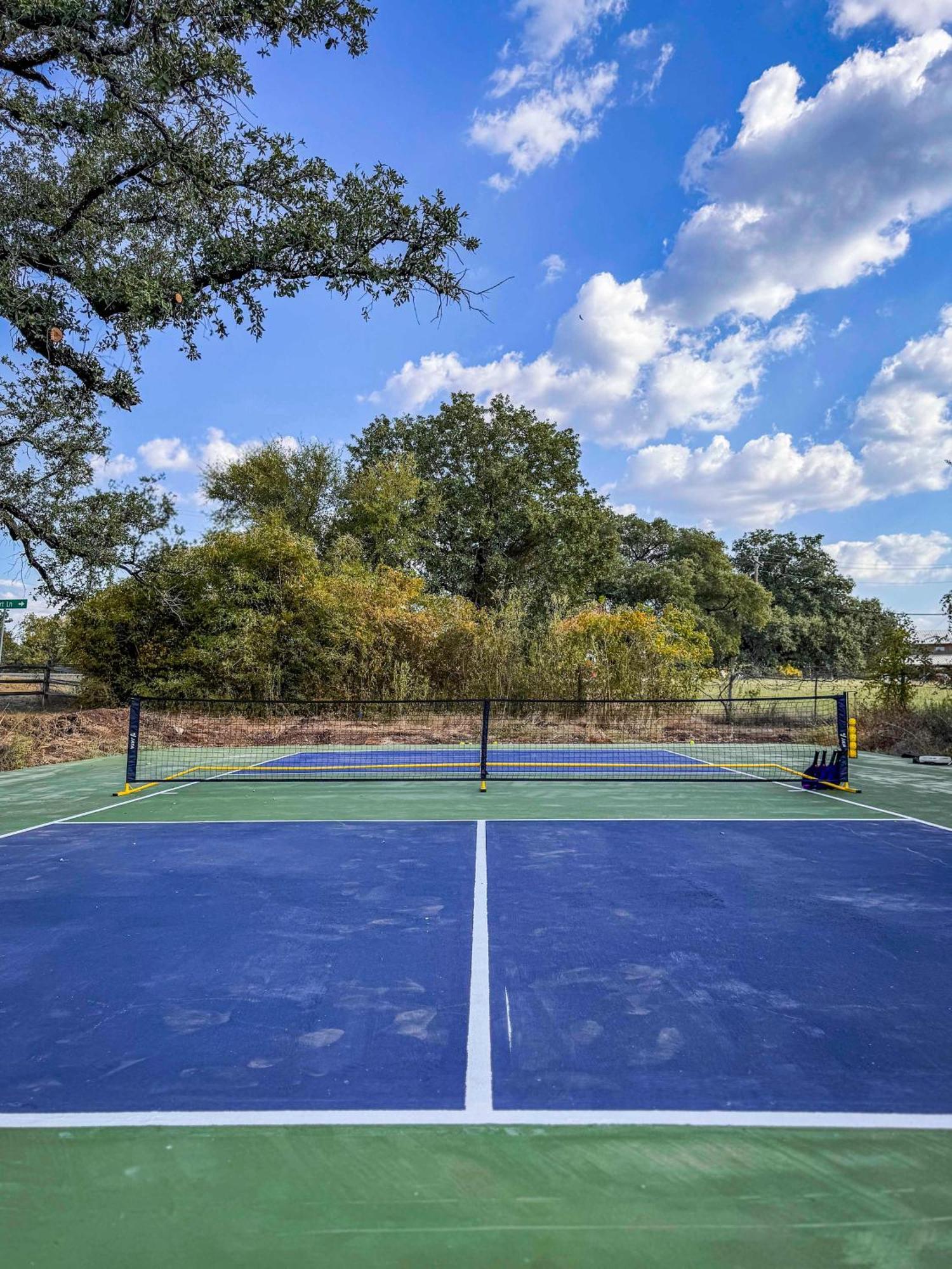Container Home With Rooftop Views And Pickleball-Pecan Grove Bellmead Eksteriør billede