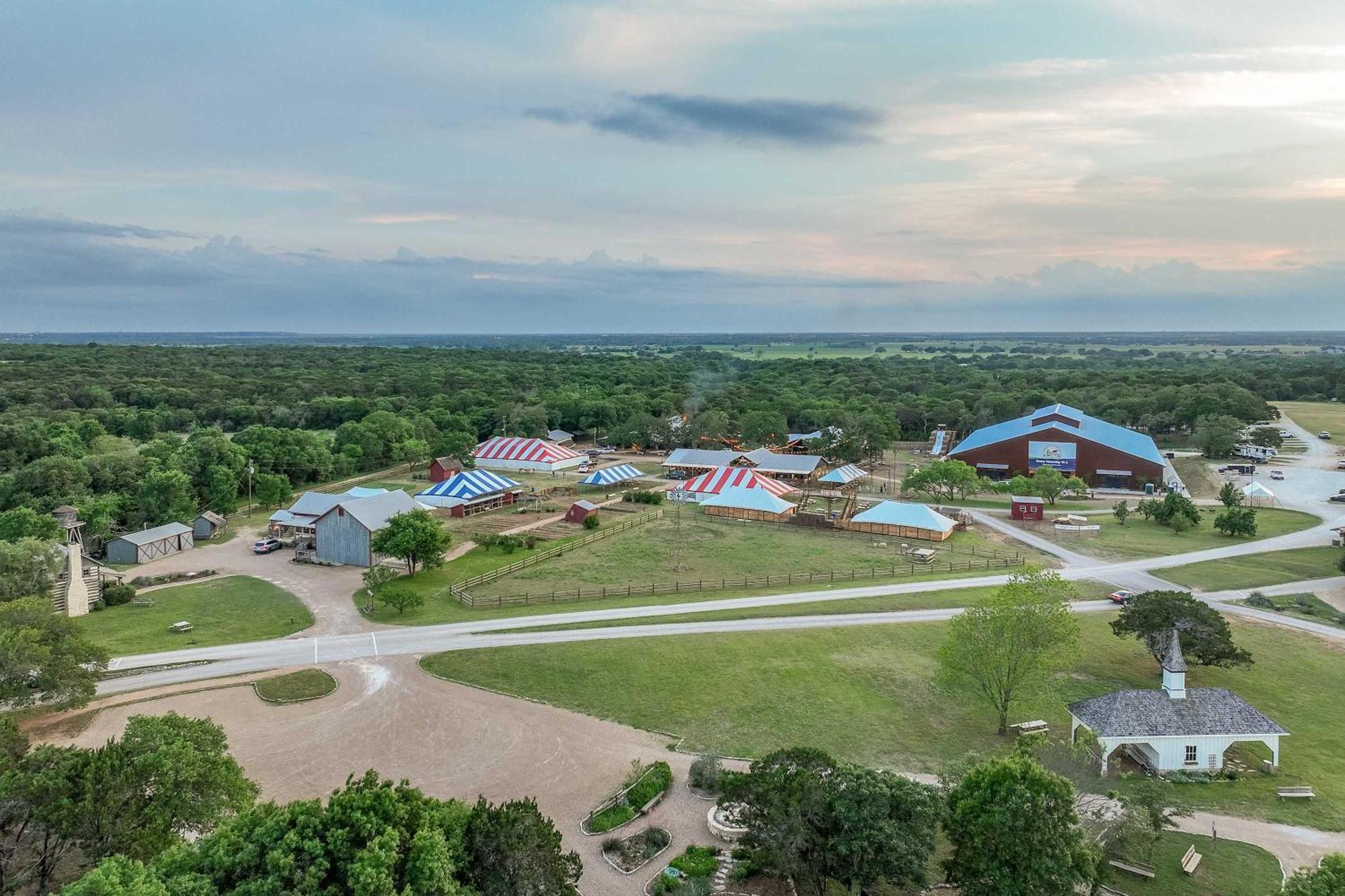 Container Home With Rooftop Views And Pickleball-Pecan Grove Bellmead Eksteriør billede