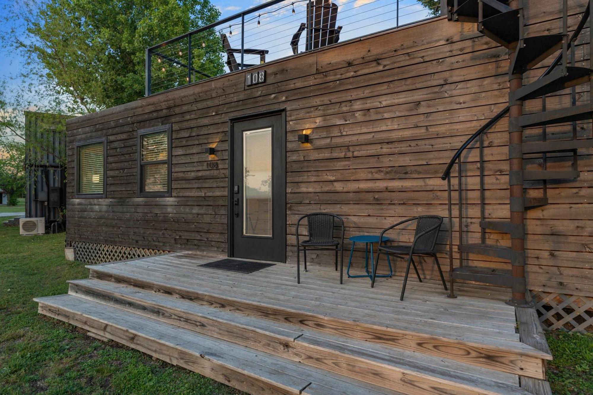 Container Home With Rooftop Views And Pickleball-Pecan Grove Bellmead Eksteriør billede